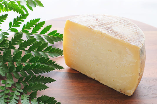 スペイン　ブルゴス産　チーズ（羊6ヶ月熟成）